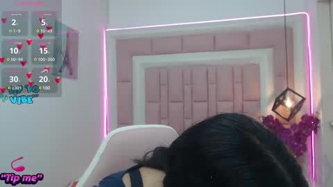 aridiamont_ online show from December 15, 2024, 8:15 pm