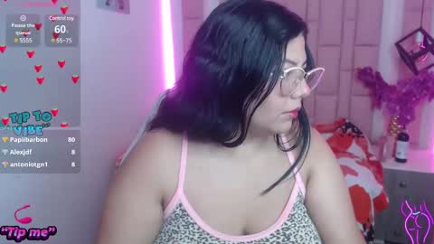 aridiamont_ online show from December 18, 2024, 8:14 pm