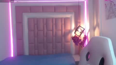 aridiamont_ online show from January 3, 2025, 7:50 pm