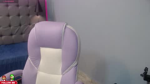 aridiamont_ online show from January 4, 2025, 11:17 pm