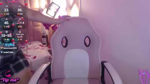 aridiamont_ online show from January 27, 2025, 2:42 am