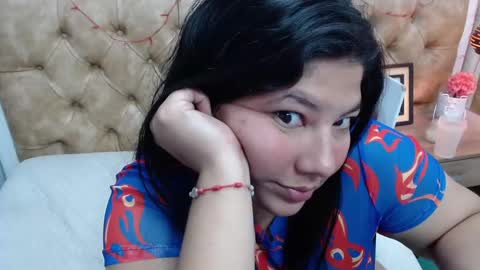 aridiamont_ online show from February 16, 2025, 11:59 pm