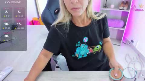 arisha_davis online show from February 4, 2026, 6:47 pm