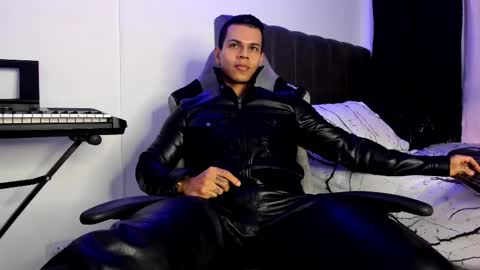 DarkMaster online show from February 15, 2025, 2:33 pm