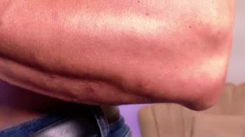 Snapshot of aroon_connor chatting on February 27, 2026, 11:27 pm online show from February 27, 2026, 11:27 pm