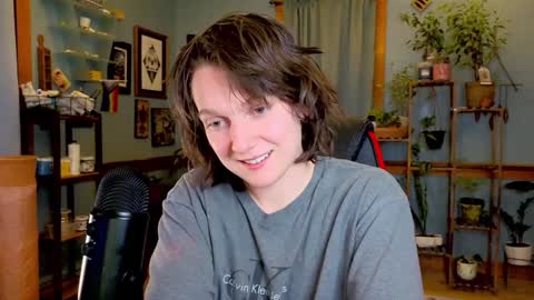 Snapshot of artiepaints chatting on December 4, 2024, 1:14 am Artie Paints online show from December 4, 2024, 1:14 am