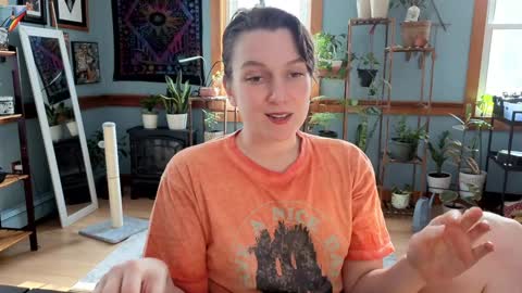 Snapshot of artiepaints chatting on December 18, 2024, 5:31 pm Artie Paints online show from December 18, 2024, 5:31 pm