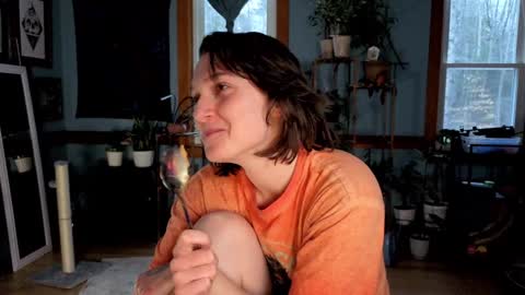 Snapshot of artiepaints chatting on December 18, 2024, 8:57 pm Artie Paints online show from December 18, 2024, 8:57 pm