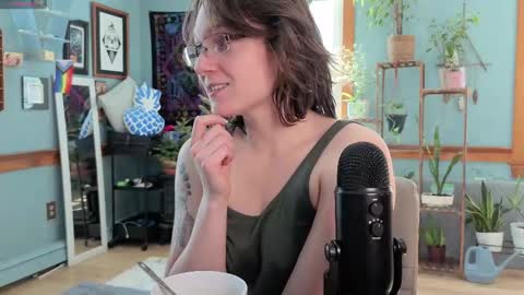 Snapshot of artiepaints chatting on February 14, 2025, 3:05 pm Artie Paints online show from February 14, 2025, 3:05 pm