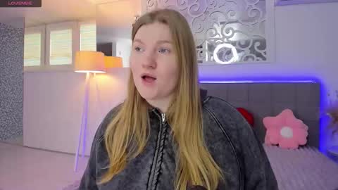 Snapshot of ashleyjonse chatting on February 15, 2026, 6:21 am AshleyJonse online show from February 15, 2026, 6:21 am