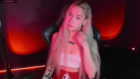 Mila online show from September 28, 2025, 8:09 am