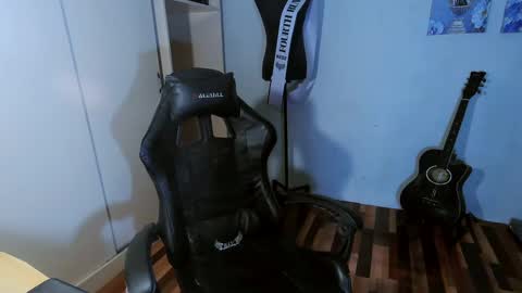 Snapshot of asiancummer_bry69 chatting on December 25, 2024, 12:05 am Bry online show from December 25, 2024, 12:05 am