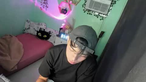 Snapshot of asiancummer_bry69 chatting on November 22, 2025, 9:41 am Bry online show from November 22, 2025, 9:41 am