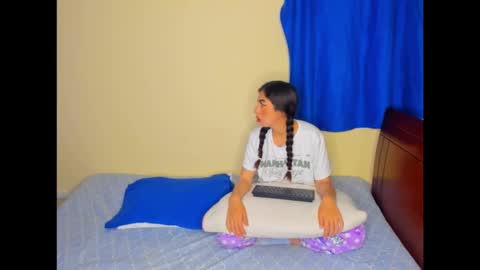 Mag and Molly online show from November 20, 2025, 3:07 am