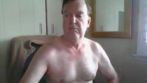 Snapshot of astute008 chatting on January 6, 2026, 11:51 pm astute008 online show from January 6, 2026, 11:51 pm