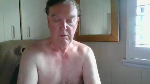 Snapshot of astute008 chatting on February 1, 2026, 8:18 pm astute008 online show from February 1, 2026, 8:18 pm