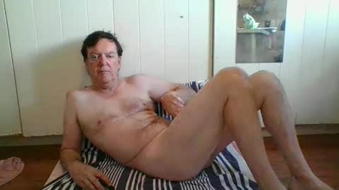 Snapshot of astute008 chatting on February 9, 2026, 11:53 pm astute008 online show from February 9, 2026, 11:53 pm