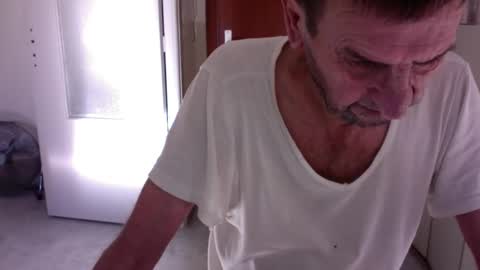 Snapshot of auguste688483 chatting on February 5, 2026, 9:03 am auguste688483 online show from February 5, 2026, 9:03 am