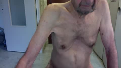 Snapshot of auguste688483 chatting on February 25, 2026, 9:30 am auguste688483 online show from February 25, 2026, 9:30 am