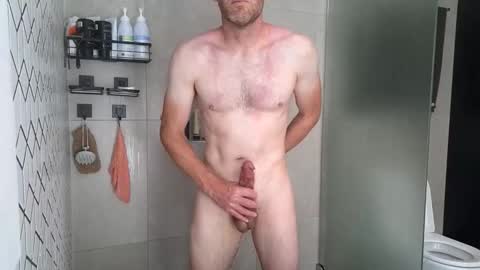 Snapshot of aussieweapon chatting on October 31, 2025, 10:55 pm Nick online show from October 31, 2025, 10:55 pm