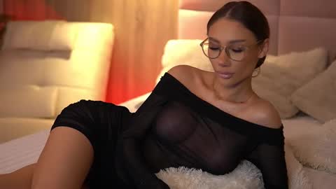 Ava online show from February 19, 2025, 3:50 am