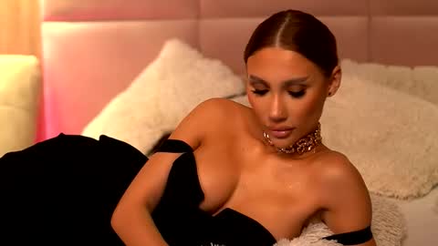 Ava online show from December 5, 2025, 12:30 am