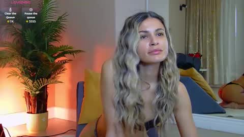 Snapshot of avrillcyrux chatting on February 11, 2026, 7:57 am AVRILL CYRUX online show from February 11, 2026, 7:57 am