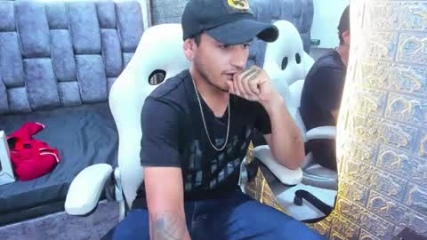 Snapshot of axell_cross2 chatting on February 5, 2025, 8:57 pm Axell Cross2 online show from February 5, 2025, 8:57 pm