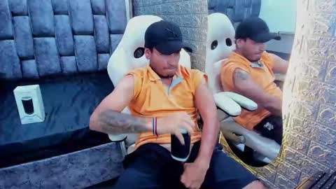 Snapshot of axell_cross2 chatting on February 6, 2025, 11:48 pm Axell Cross2 online show from February 6, 2025, 11:48 pm