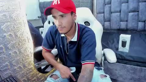 Snapshot of axell_cross2 chatting on February 7, 2025, 7:49 pm Axell Cross2 online show from February 7, 2025, 7:49 pm