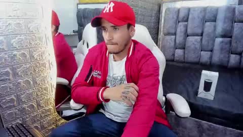 Snapshot of axell_cross2 chatting on February 9, 2025, 7:19 pm Axell Cross2 online show from February 9, 2025, 7:19 pm