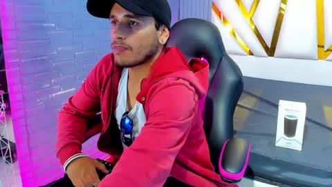 Snapshot of axell_cross2 chatting on February 11, 2025, 7:05 pm Axell Cross2 online show from February 11, 2025, 7:05 pm