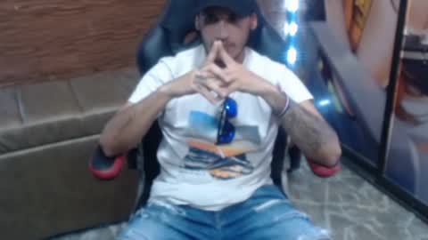 Snapshot of axell_cross2 chatting on February 12, 2025, 7:02 pm Axell Cross2 online show from February 12, 2025, 7:02 pm