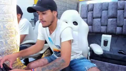 Snapshot of axell_cross2 chatting on February 12, 2025, 10:48 pm Axell Cross2 online show from February 12, 2025, 10:48 pm