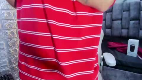 Snapshot of axell_cross2 chatting on February 13, 2025, 8:03 pm Axell Cross2 online show from February 13, 2025, 8:03 pm