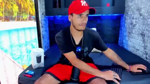 Snapshot of axell_cross2 chatting on February 14, 2025, 8:59 pm Axell Cross2 online show from February 14, 2025, 8:59 pm