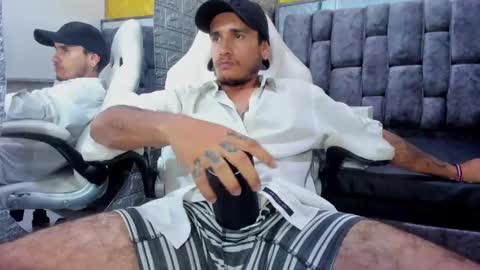 Snapshot of axell_cross2 chatting on February 19, 2025, 12:03 am Axell Cross2 online show from February 19, 2025, 12:03 am