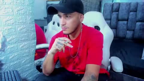 Snapshot of axell_cross2 chatting on February 23, 2025, 7:07 pm Axell Cross2 online show from February 23, 2025, 7:07 pm