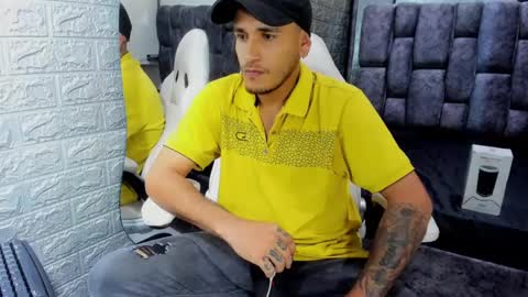 Snapshot of axell_cross2 chatting on February 24, 2025, 8:36 pm Axell Cross2 online show from February 24, 2025, 8:36 pm