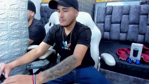 Snapshot of axell_cross2 chatting on February 26, 2025, 8:54 pm Axell Cross2 online show from February 26, 2025, 8:54 pm