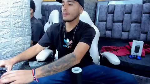 Snapshot of axell_cross2 chatting on February 27, 2025, 1:05 am Axell Cross2 online show from February 27, 2025, 1:05 am