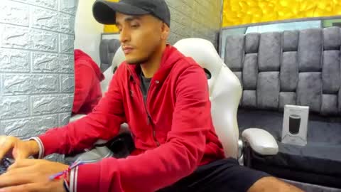 Snapshot of axell_cross2 chatting on March 6, 2025, 1:05 am Axell Cross2 online show from March 6, 2025, 1:05 am