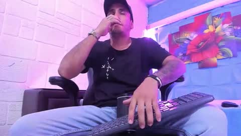 Snapshot of axell_cross2 chatting on October 2, 2025, 12:39 am Axell Cross2 online show from October 2, 2025, 12:39 am