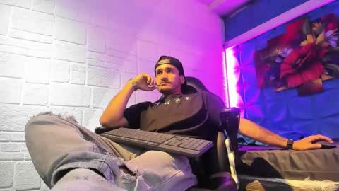 Snapshot of axell_cross2 chatting on October 6, 2025, 3:26 am Axell Cross2 online show from October 6, 2025, 3:26 am