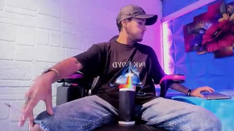 Snapshot of axell_cross2 chatting on October 8, 2025, 2:25 pm Axell Cross2 online show from October 8, 2025, 2:25 pm