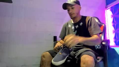 Snapshot of axell_cross2 chatting on October 21, 2025, 11:33 am Axell Cross2 online show from October 21, 2025, 11:33 am