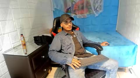 Snapshot of axell_cross2 chatting on October 26, 2025, 2:45 pm Axell Cross2 online show from October 26, 2025, 2:45 pm