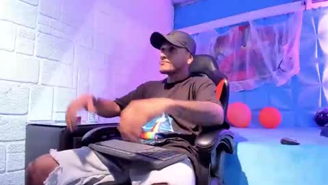 Snapshot of axell_cross2 chatting on October 28, 2025, 2:04 am Axell Cross2 online show from October 28, 2025, 2:04 am