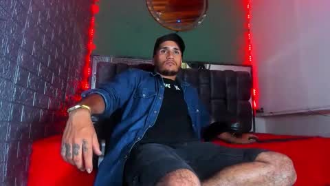 Snapshot of axell_cross2 chatting on October 29, 2025, 1:19 am Axell Cross2 online show from October 29, 2025, 1:19 am