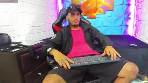 Snapshot of axell_cross2 chatting on January 5, 2026, 7:39 pm Axell Cross2 online show from January 5, 2026, 7:39 pm